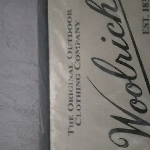 Beautiful NEW - Picture 3 of 6